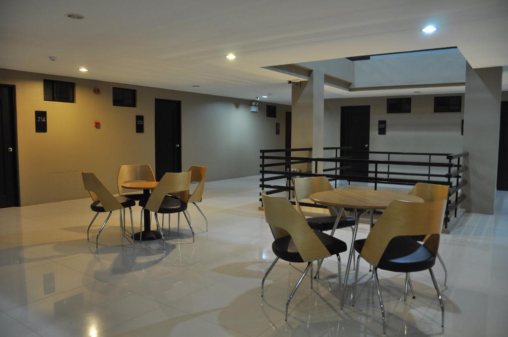 Hotel North Zen Basic Spaces à Davao City Extérieur photo